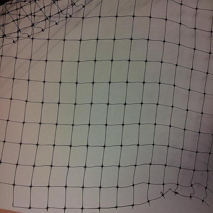 plastic netting used for insulation support